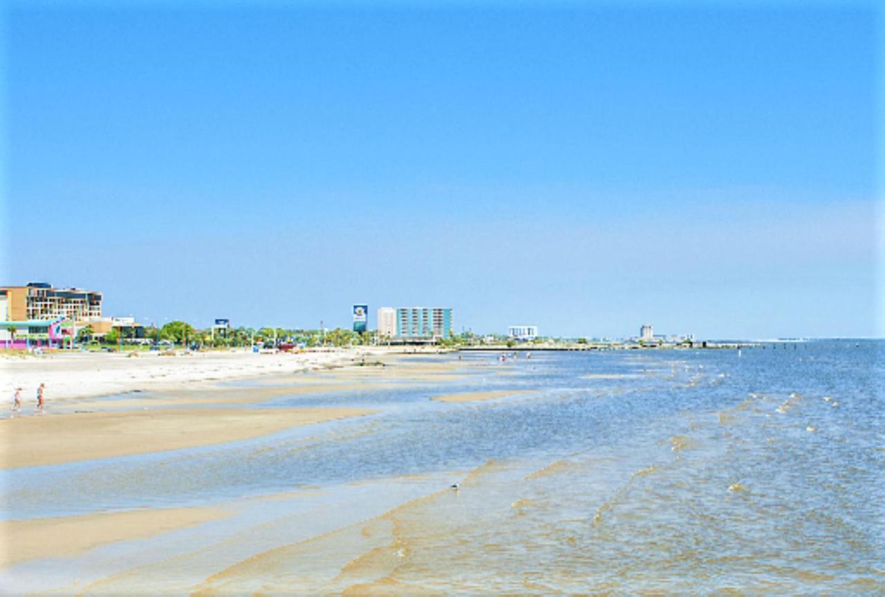 Royal Holiday Beach Resort Biloxi Exterior photo